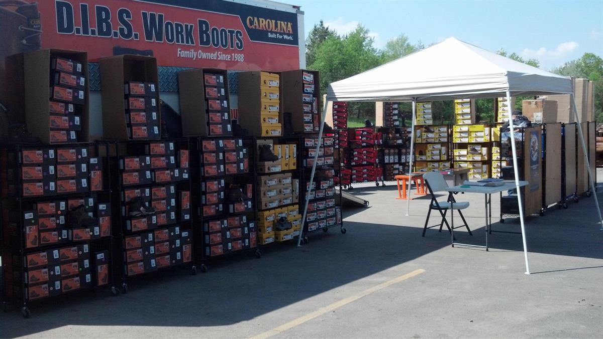 Setup of the mobile store at a workplace